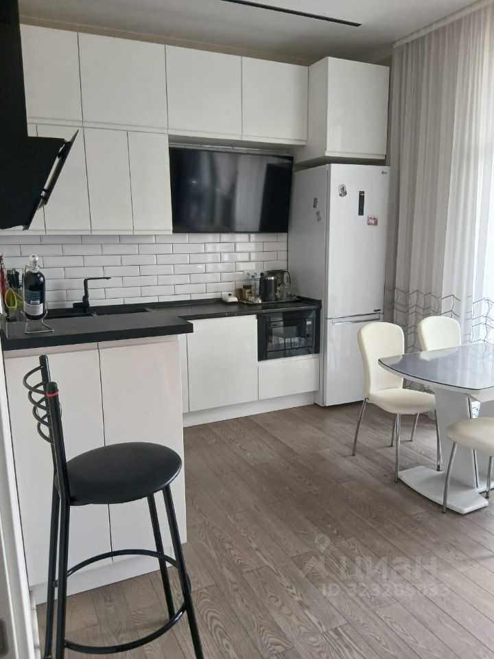2-комнатная квартира, 70 м² — фотография 3