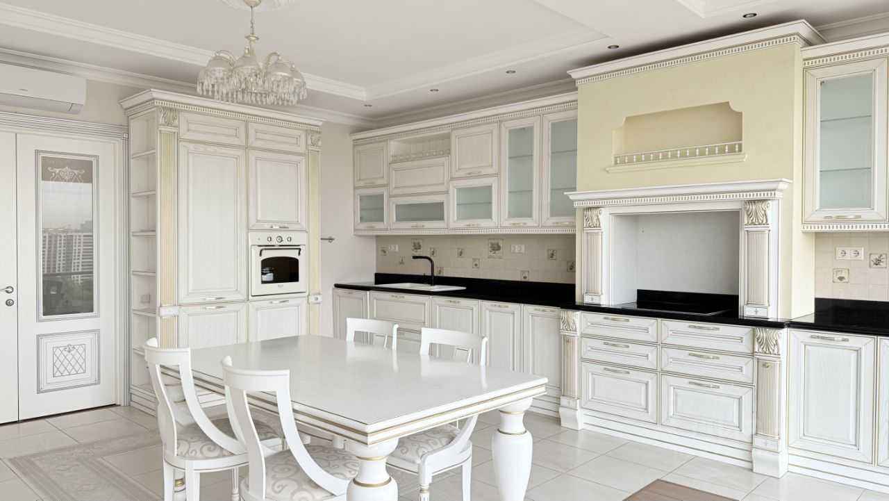 4-комнатная квартира, 253 м²