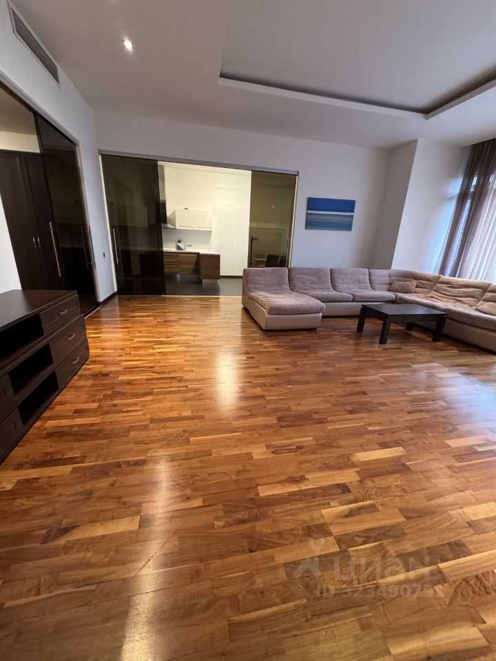 4-комнатная квартира, 200 м²