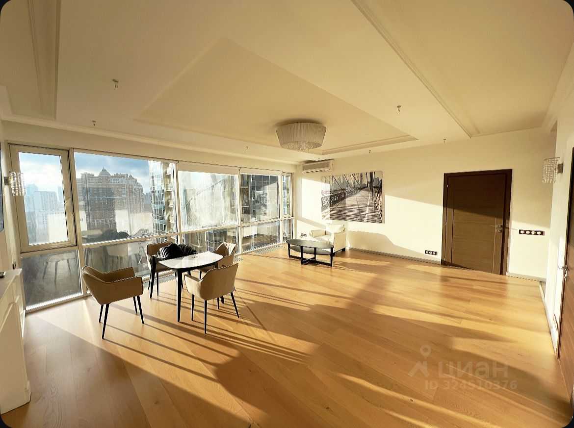 1-комнатная квартира, 90 м²