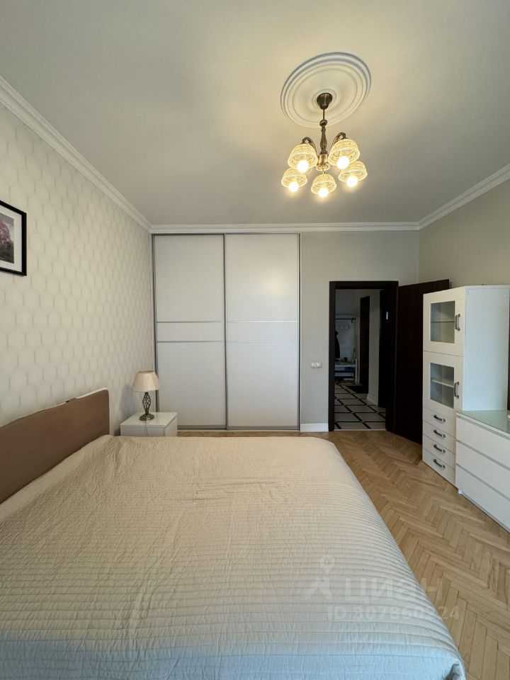 2-комнатная квартира, 70 м² — фотография 3