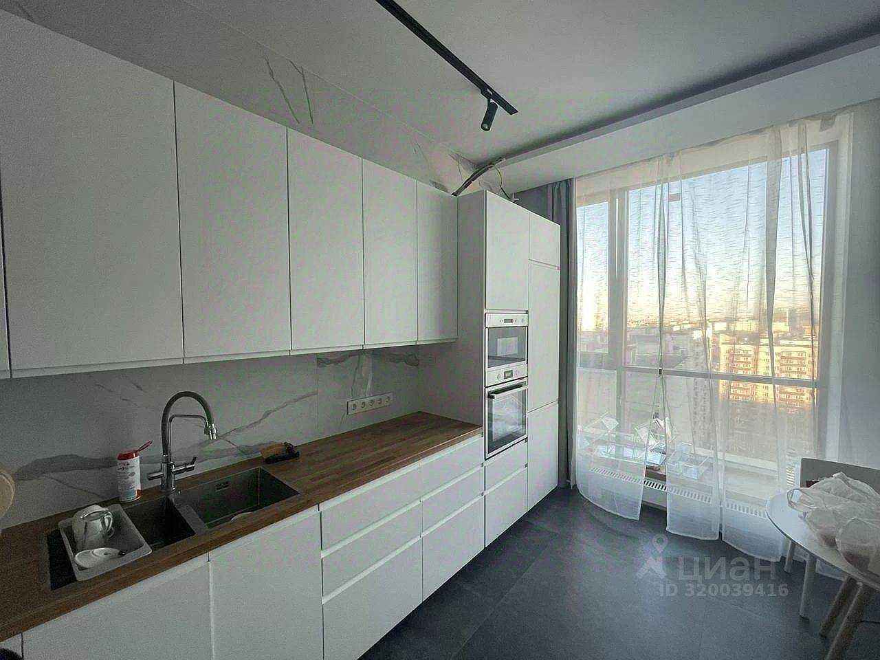 4-комнатная квартира, 140 м² — фотография 2