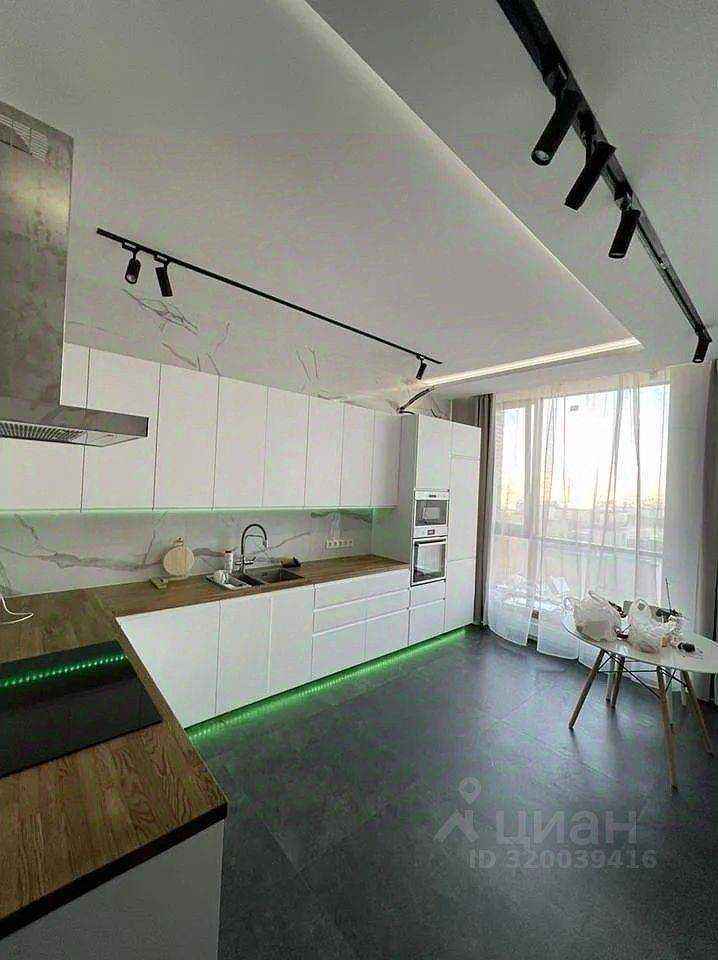4-комнатная квартира, 140 м²