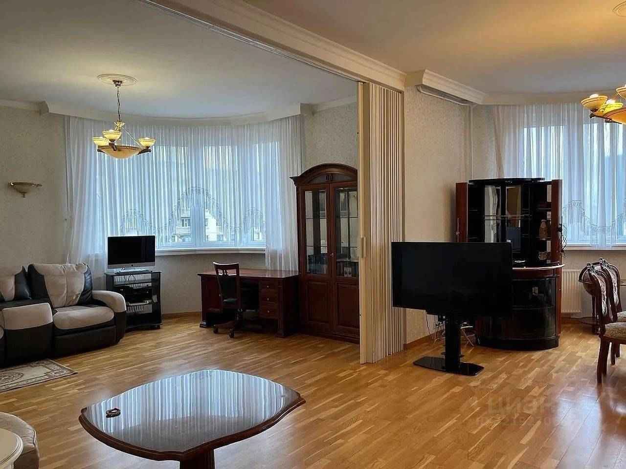 4-комнатная квартира, 170 м² — фотография 2