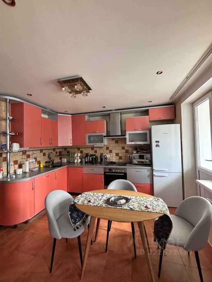 2-комнатная квартира, 75 м² — фотография 3