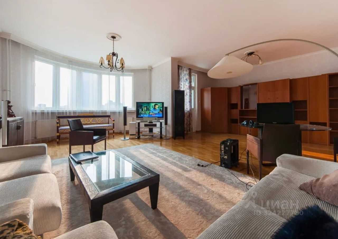 2-комнатная квартира, 144 м²