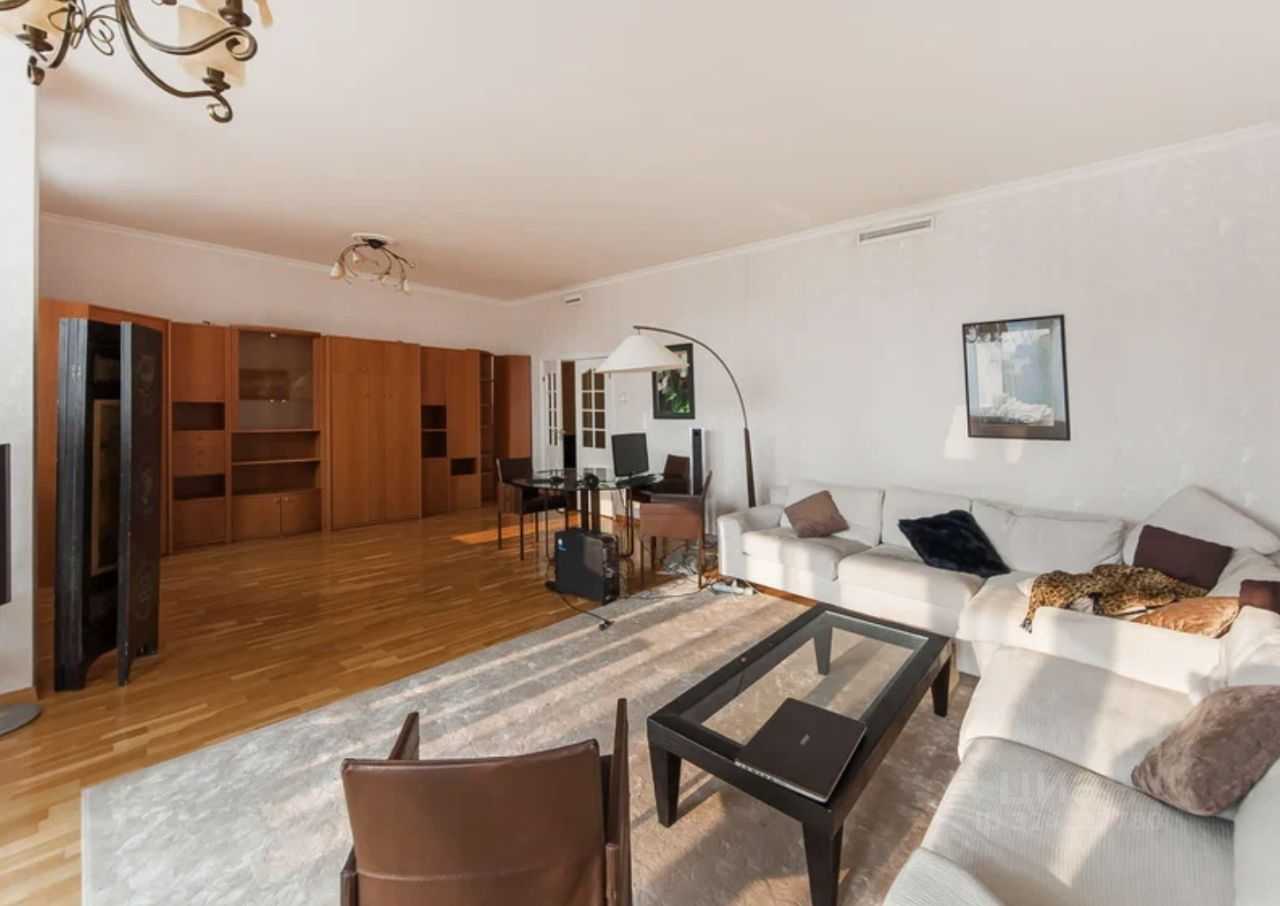 2-комнатная квартира, 144 м² — фотография 2