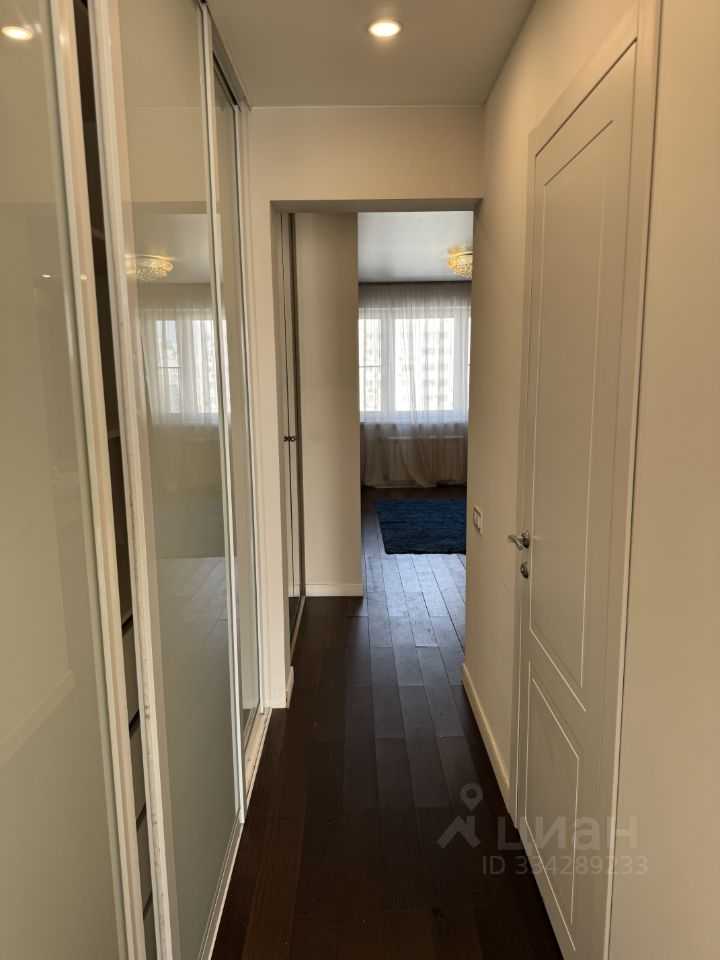 2-комнатная квартира, 56 м² — фотография 2