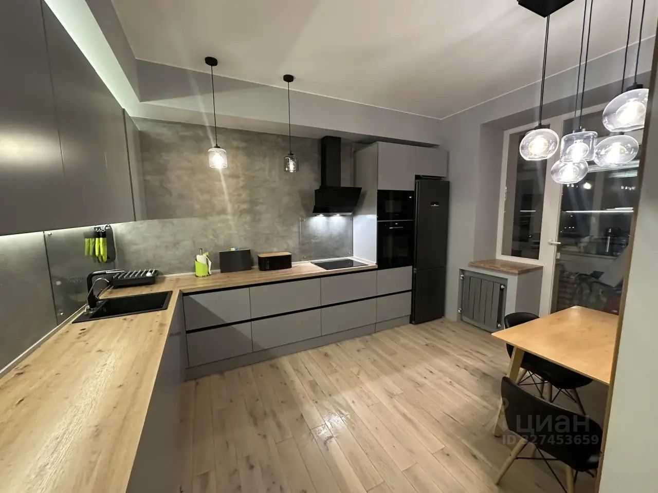 4-комнатная квартира, 132 м²