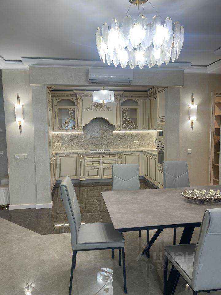4-комнатная квартира, 168 м² — фотография 3