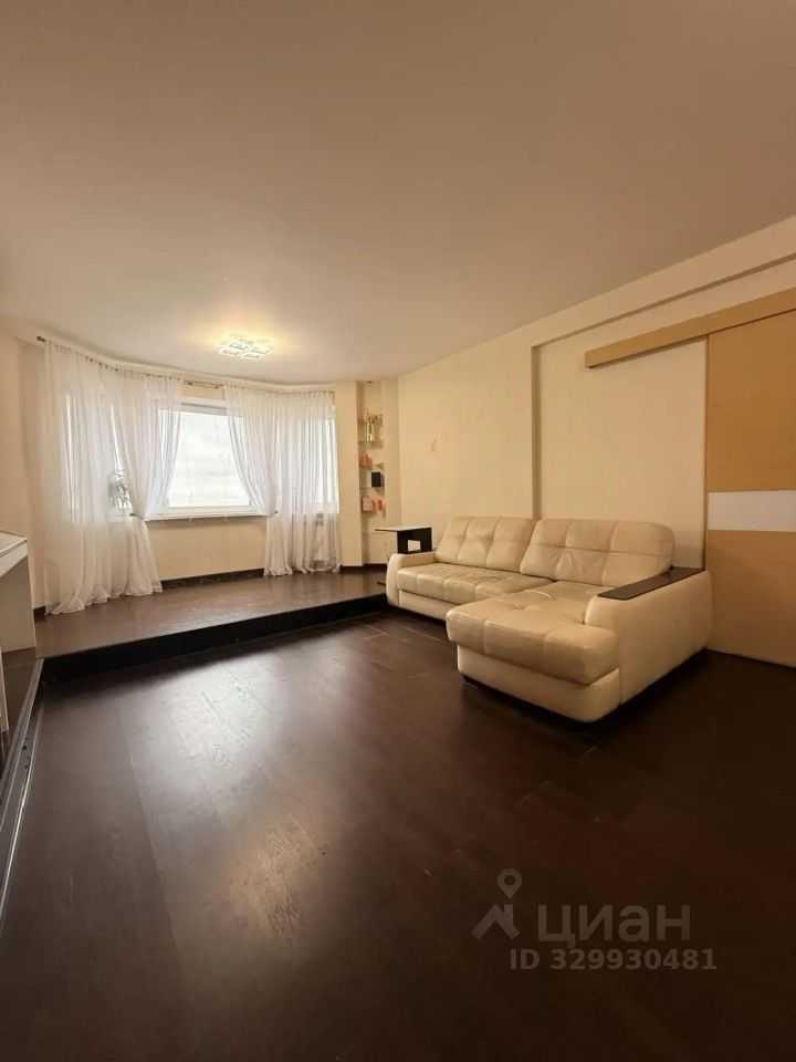 4-комнатная квартира, 140 м² — фотография 3