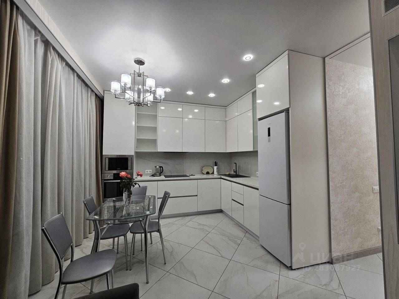 2-комнатная квартира, 56 м² — фотография 2