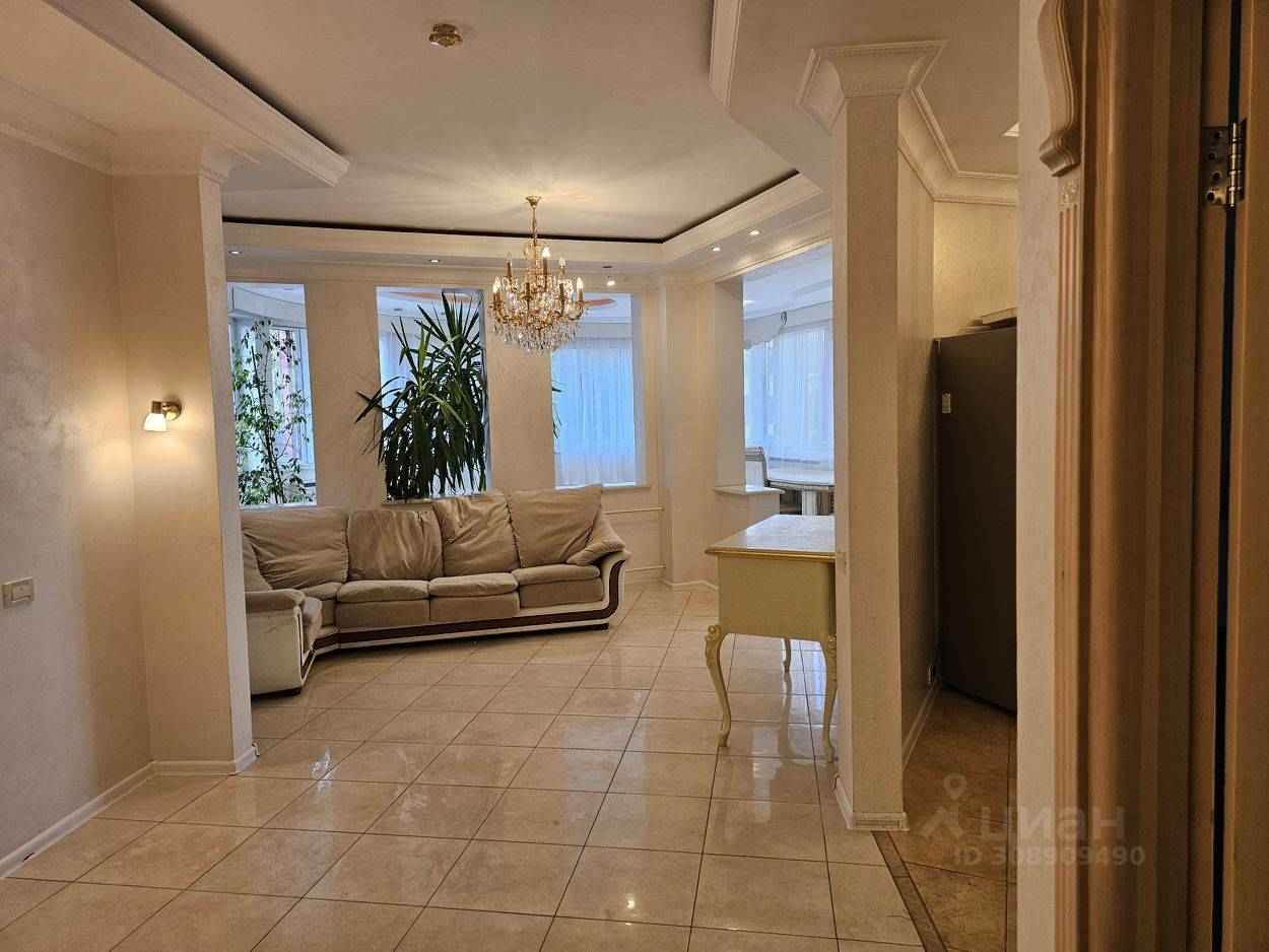 4-комнатная квартира, 130 м²