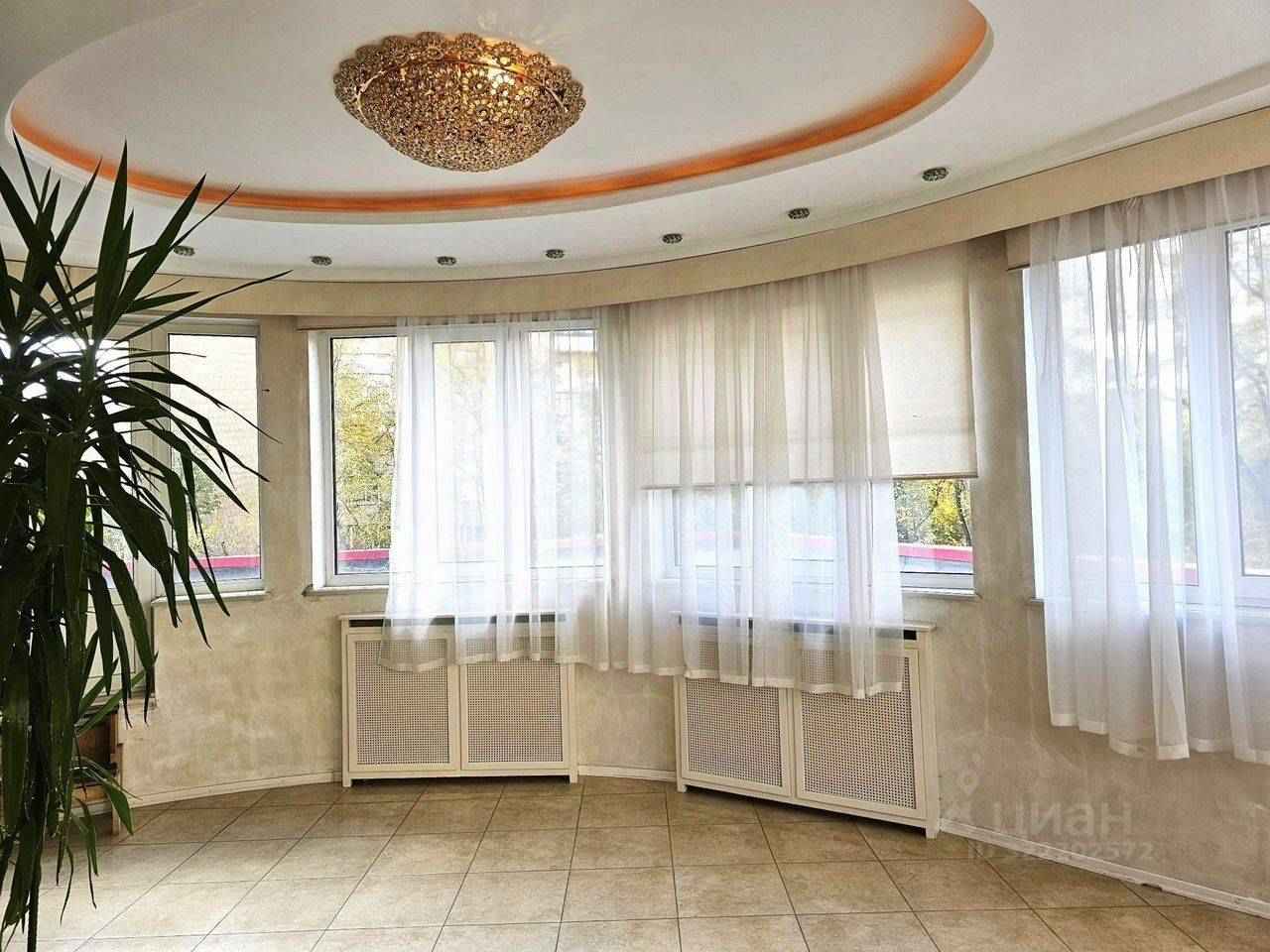 4-комнатная квартира, 130 м² — фотография 3