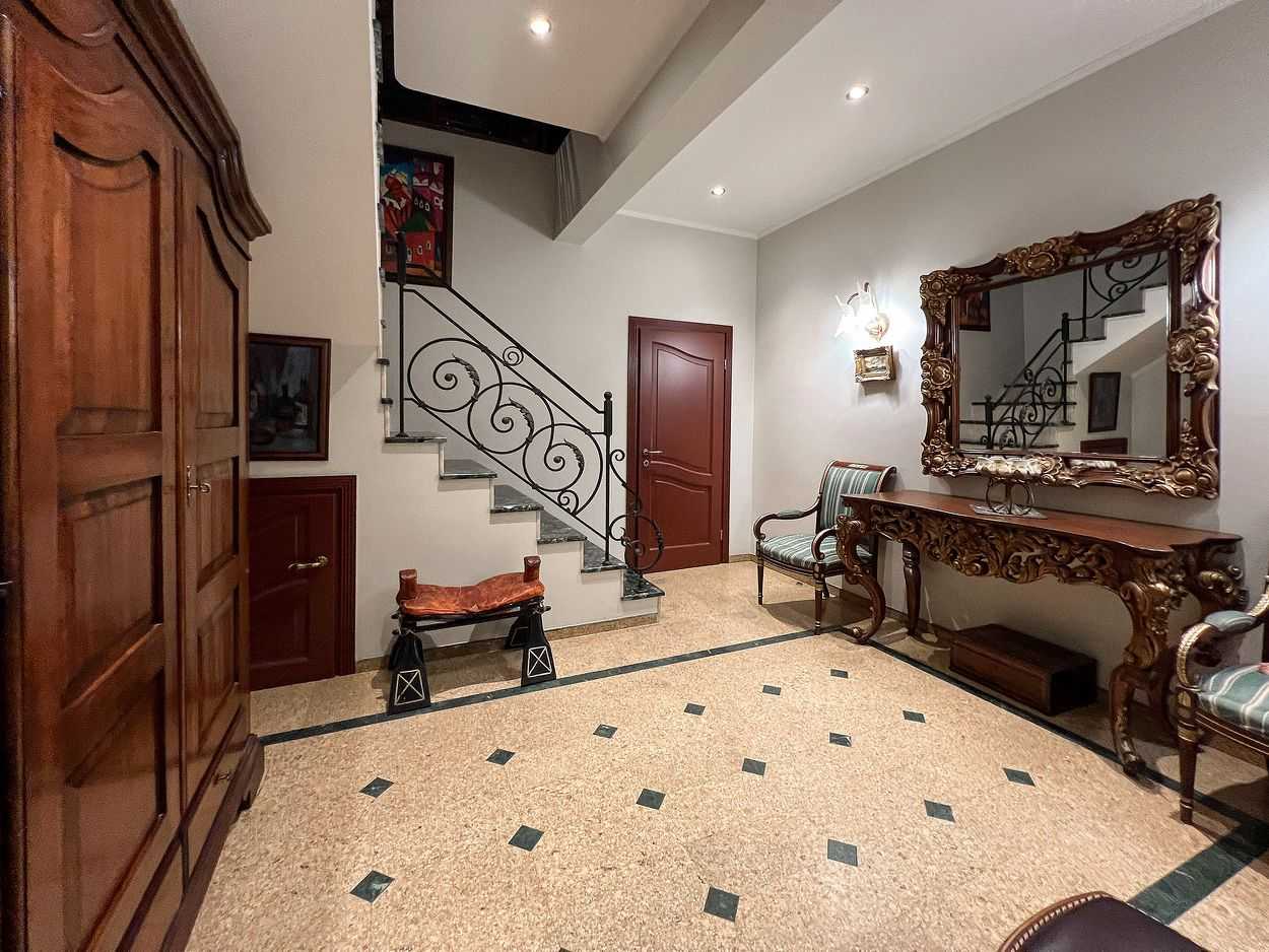 5-комнатная квартира, 236 м²