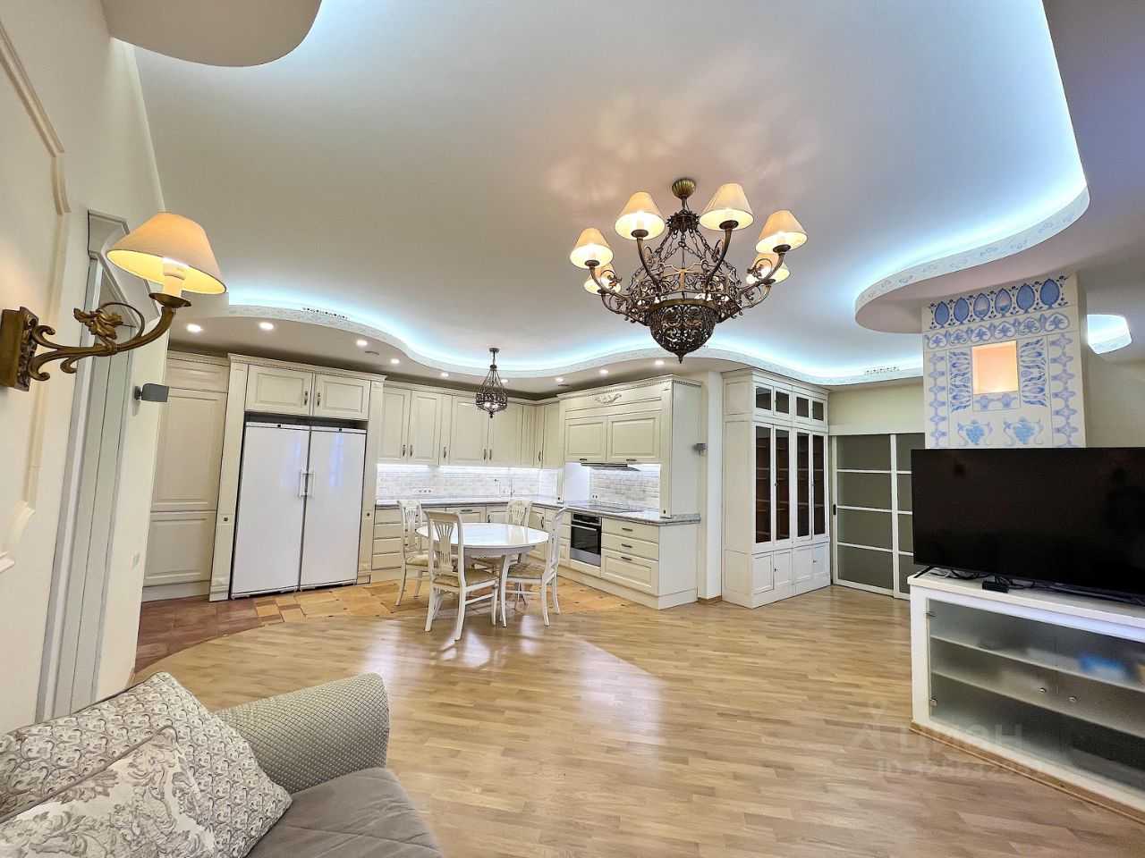 4-комнатная квартира, 130 м² — фотография 2