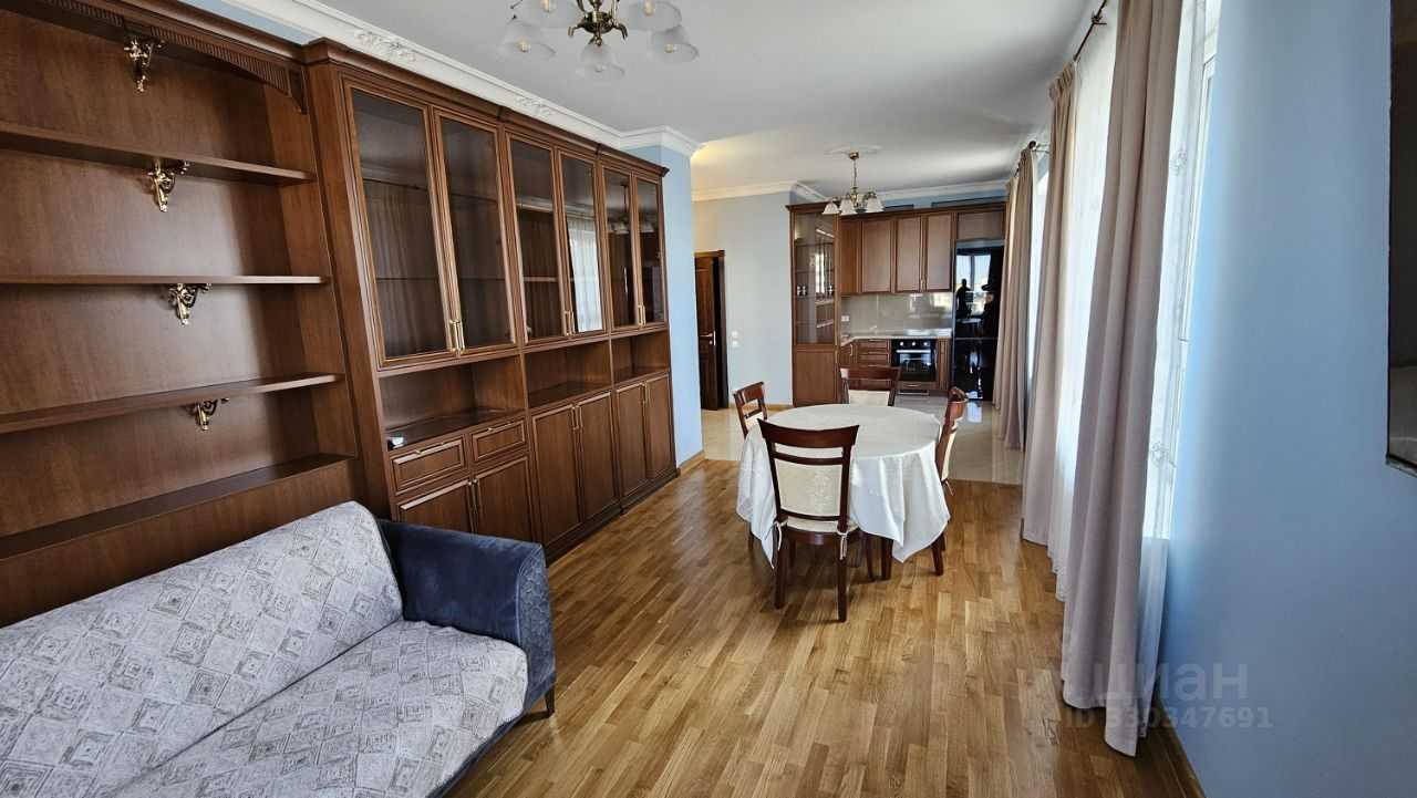 2-комнатная квартира, 56 м² — фотография 2