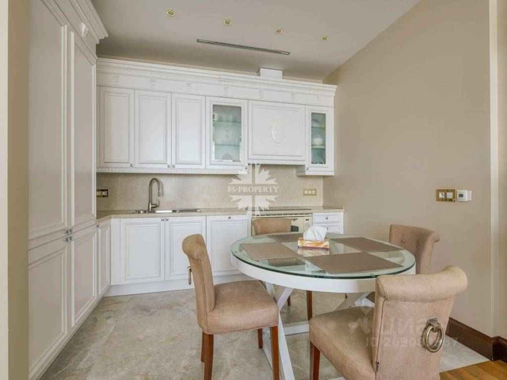 4-комнатная квартира, 160 м² — фотография 3