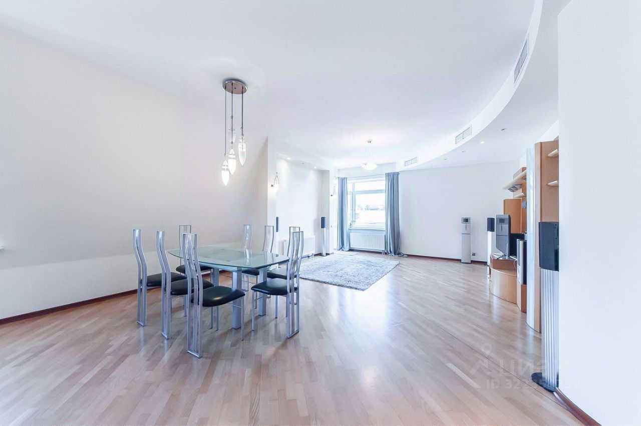 4-комнатная квартира, 162 м² — фотография 2