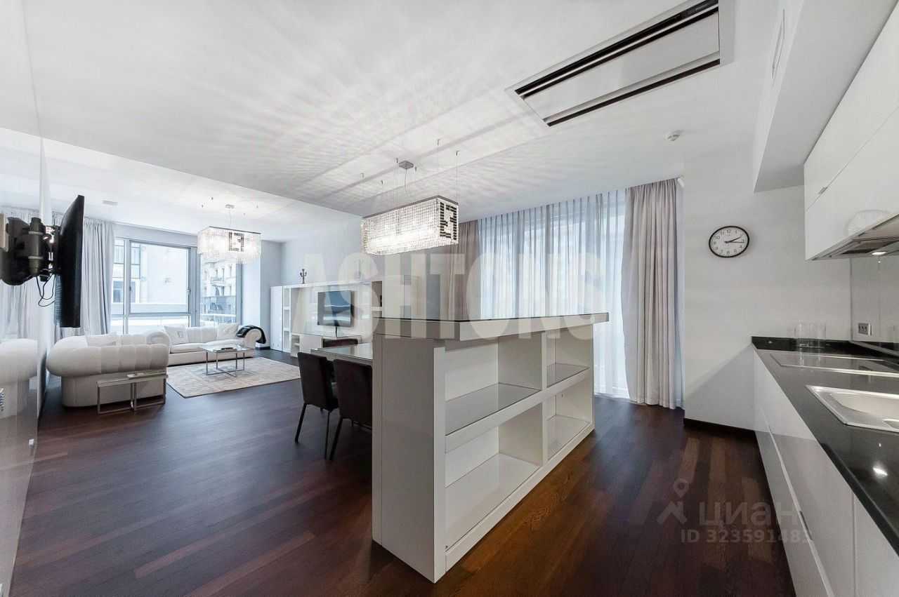 3-комнатная квартира, 200 м²