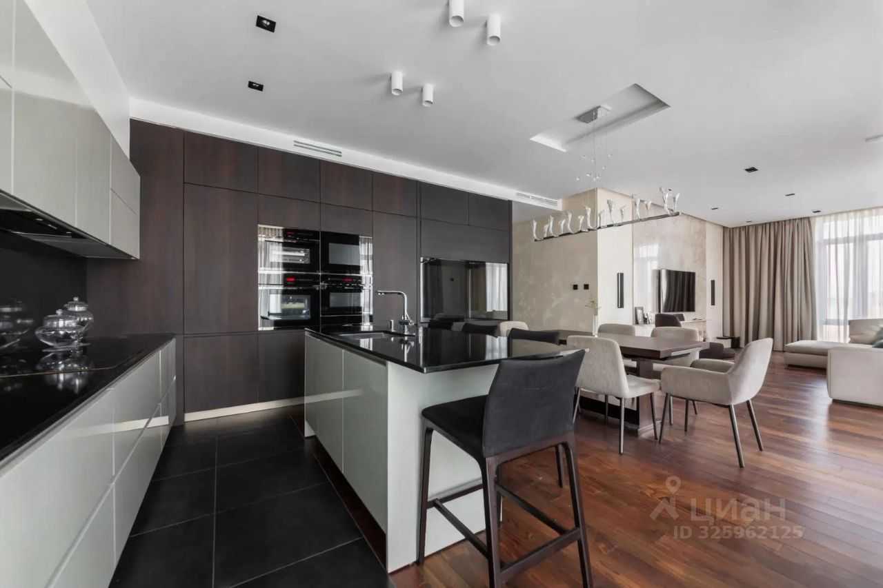 3-комнатная квартира, 204 м² — фотография 3