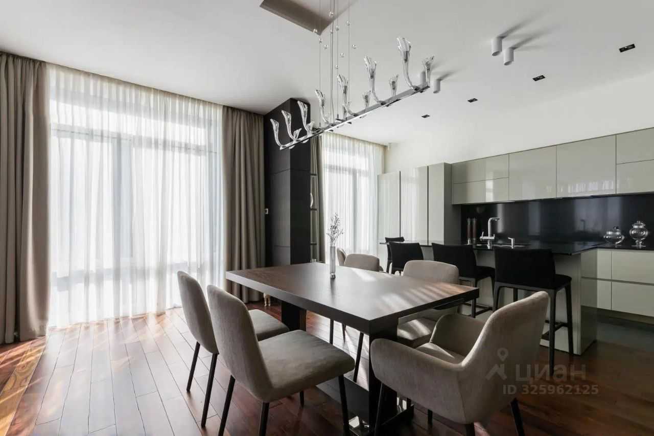 3-комнатная квартира, 204 м² — фотография 2
