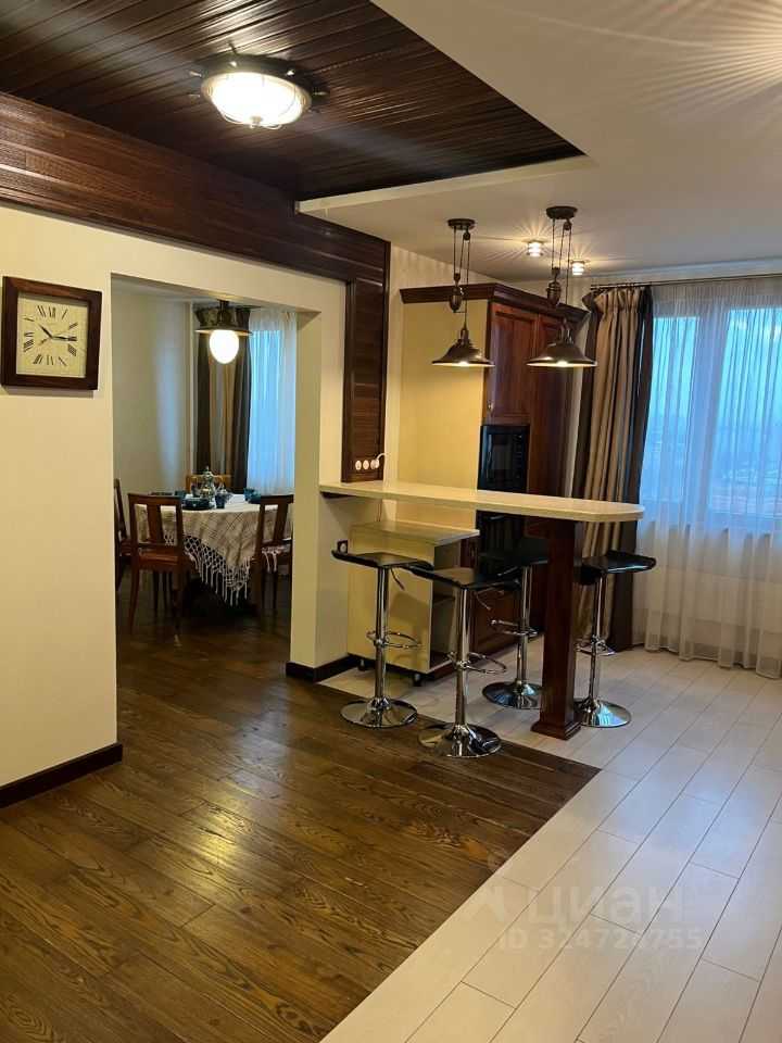 4-комнатная квартира, 105 м² — фотография 2