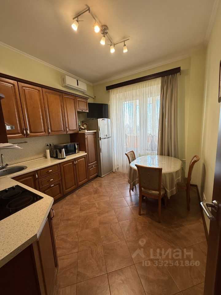 2-комнатная квартира, 67 м² — фотография 3