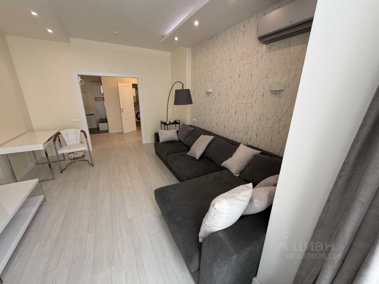2-комнатная квартира, 65 м² — фотография 3