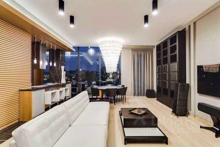 2-комнатная квартира, 122 м² — фотография 2