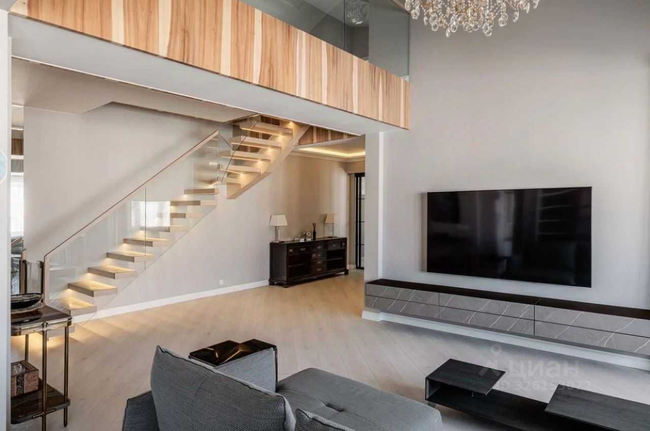 5-комнатная квартира, 230 м²