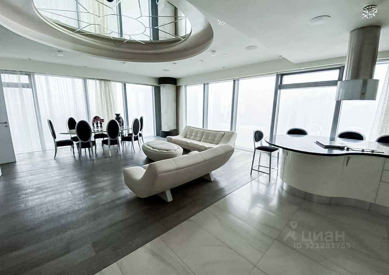 3-комнатная квартира, 200 м²