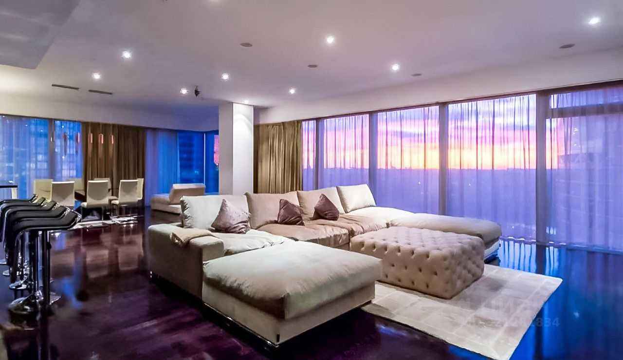 3-комнатная квартира, 220 м²