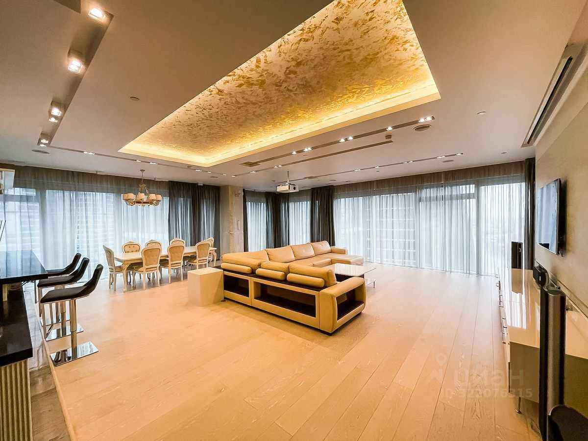 3-комнатная квартира, 223 м²