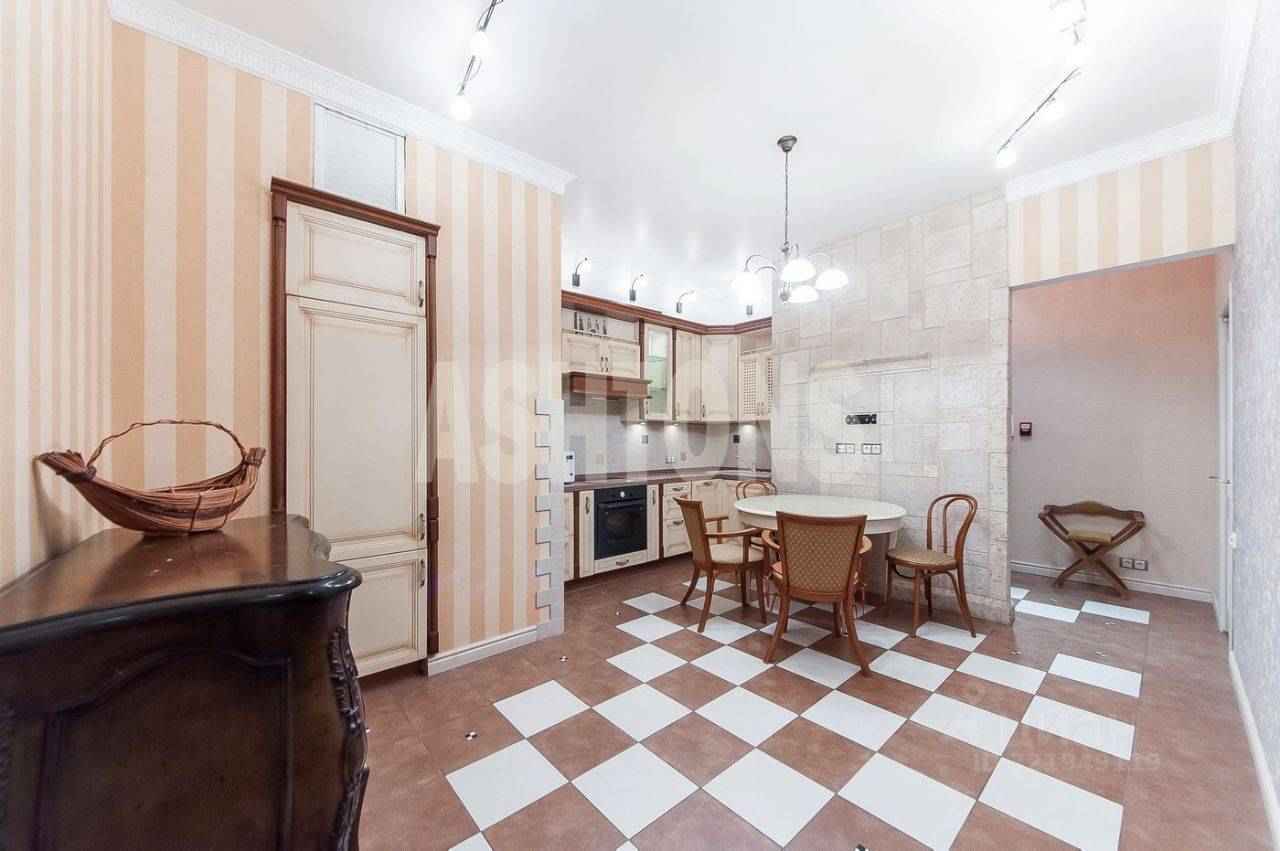2-комнатная квартира, 70 м² — фотография 3