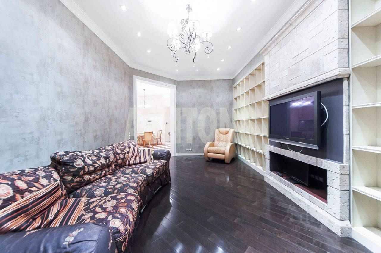 2-комнатная квартира, 70 м² — фотография 2