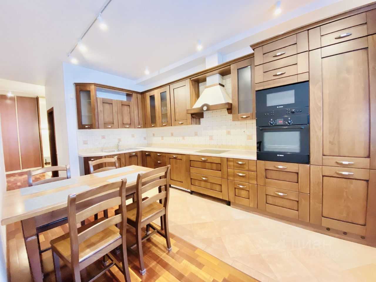 4-комнатная квартира, 150 м²