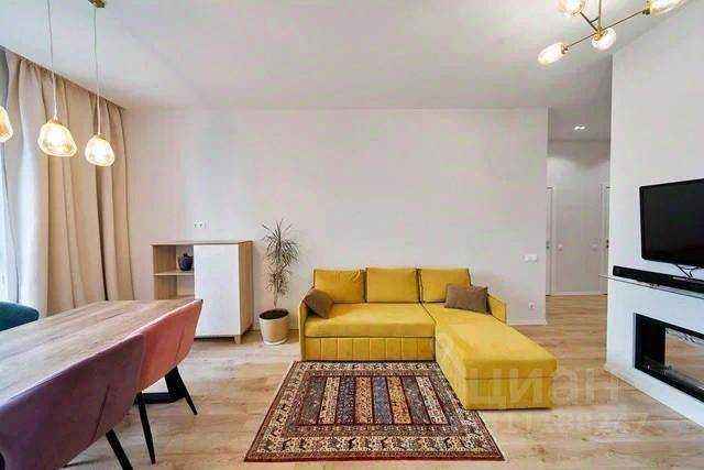 2-комнатная квартира, 84 м² — фотография 2