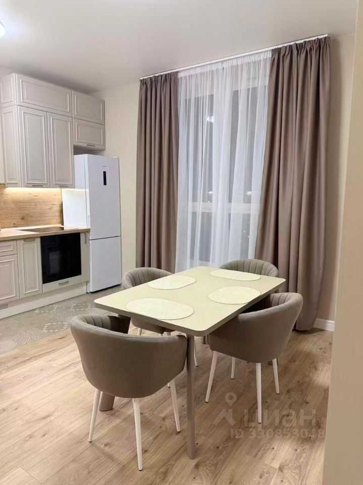 4-комнатная квартира, 72,1 м² — фотография 2