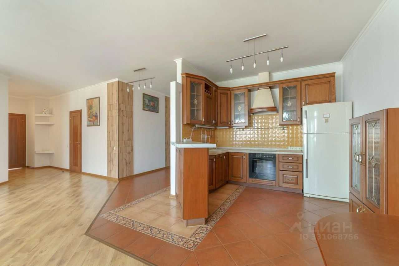 3-комнатная квартира, 107 м² — фотография 3