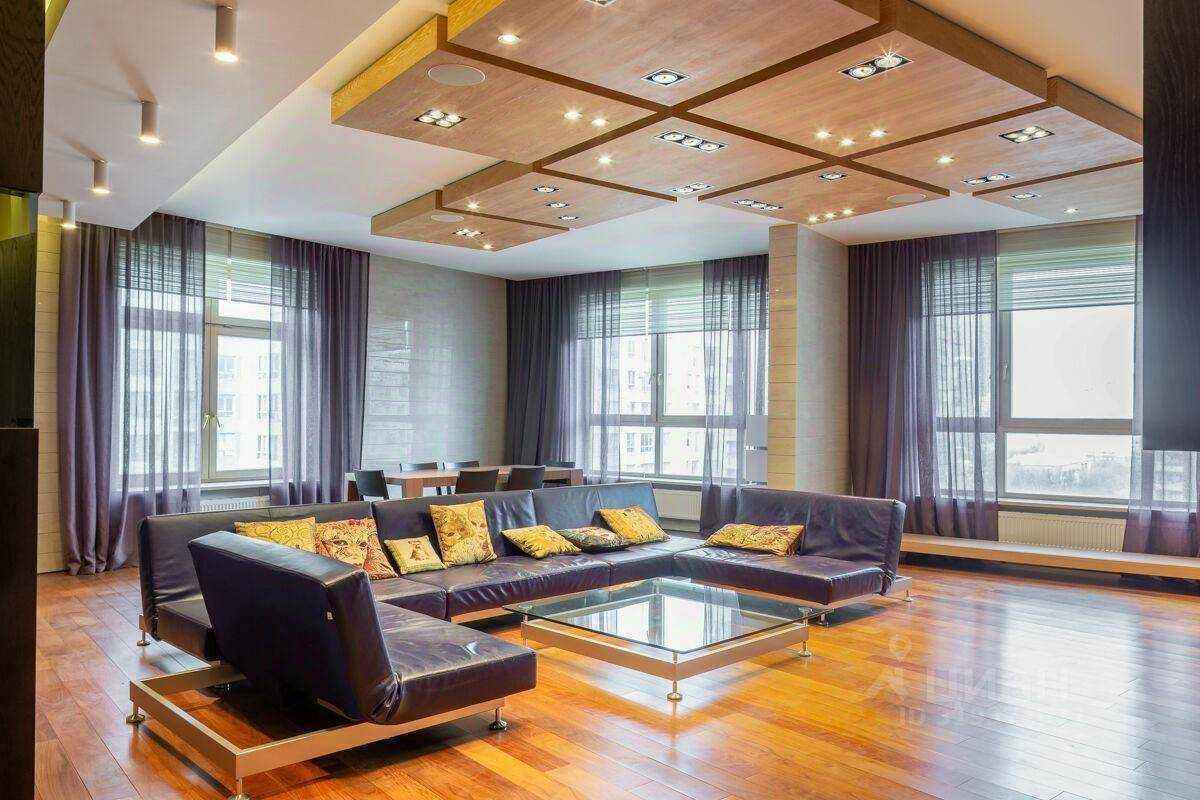 4-комнатная квартира, 220 м²