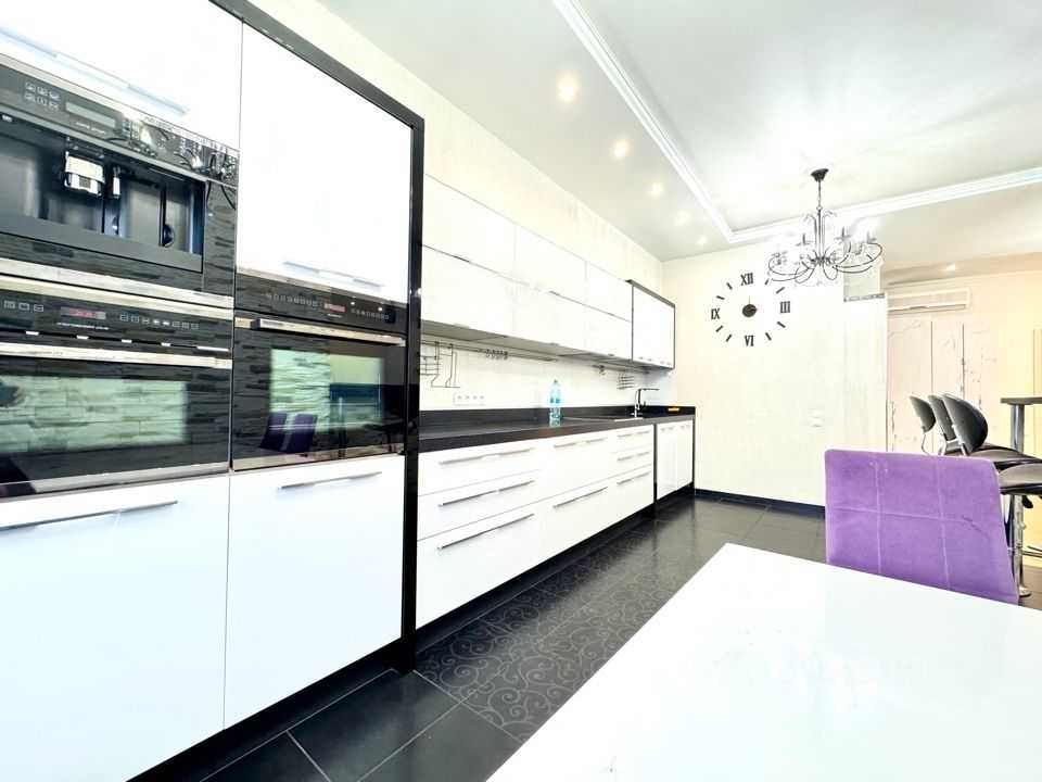 4-комнатная квартира, 142 м² — фотография 2