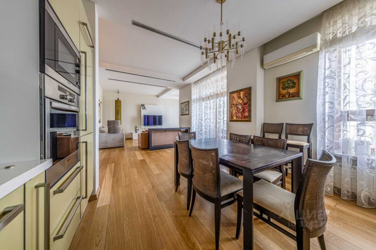 4-комнатная квартира, 150 м²