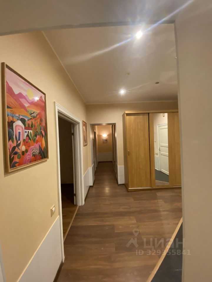 4-комнатная квартира, 105 м² — фотография 2