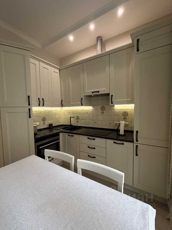 2-комнатная квартира, 55 м² — фотография 3