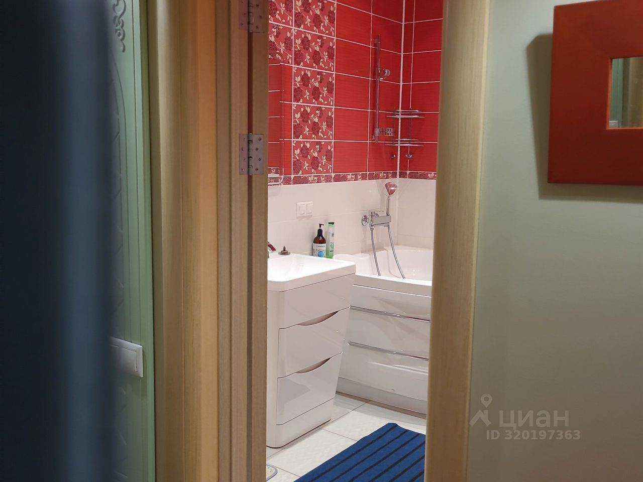 1-комнатная квартира, 56 м² — фотография 2