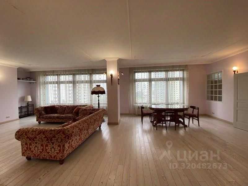 5-комнатная квартира, 250 м²