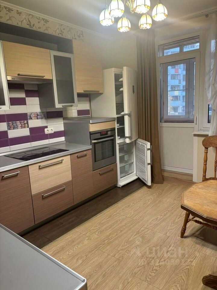 2-комнатная квартира, 72 м² — фотография 3