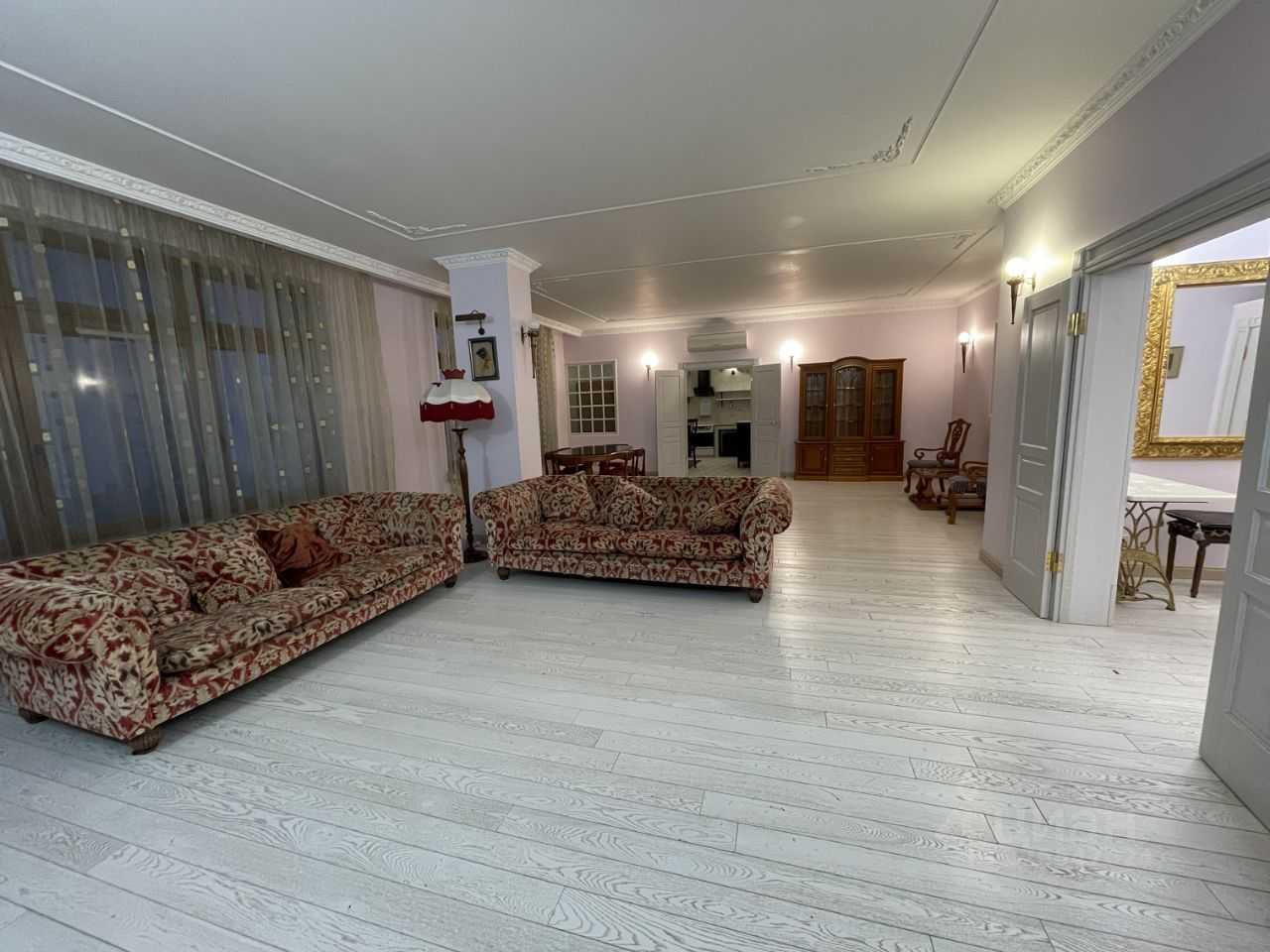 5-комнатная квартира, 225 м²