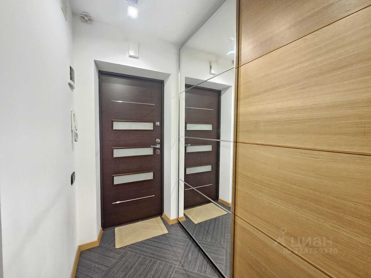 2-комнатная квартира, 67 м² — фотография 2